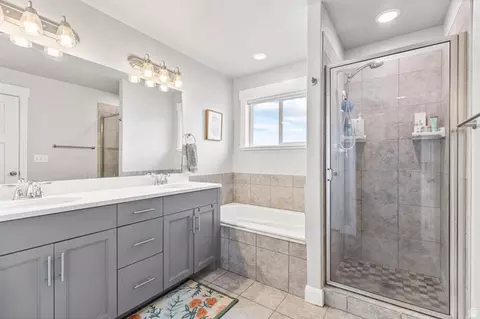 Bath - 829 E 600 N, Hyde Park, UT 84318 photo 2 of 5