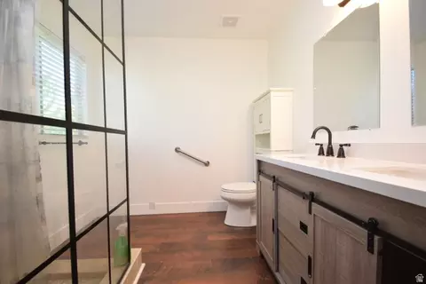 Bath - 107 E 2100 S, Clearfield, UT 84015 photo 1 of 1