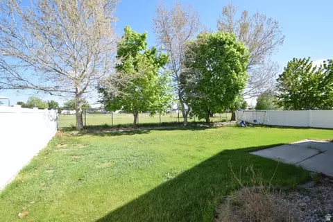 Exterior - 107 E 2100 S, Clearfield, UT 84015 photo 4 of 5
