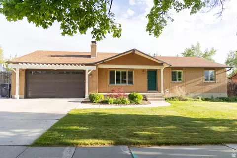 218 E Golden Willow Cir, Sandy, UT 84070