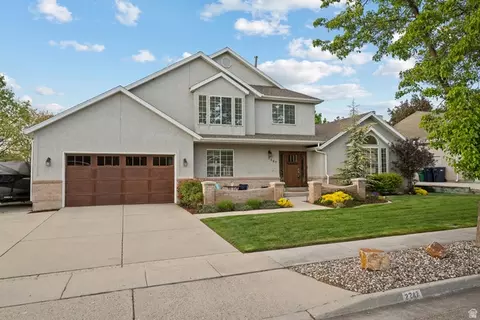 2247 E Willow Hills Dr, Sandy, UT 84093