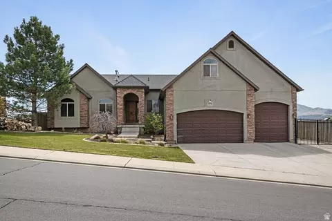 9096 N Clubhouse Ln W, Eagle Mountain, UT 84005