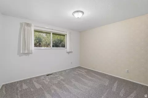 Bedroom - 3082 N 425 E, North Ogden, UT 84414 photo 5 of 10