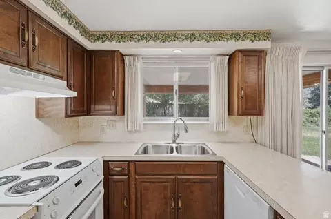 Kitchen - 3082 N 425 E, North Ogden, UT 84414 photo 3 of 3