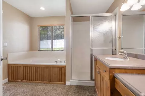 Bath - 43 E Peachtree Dr N, Centerville, UT 84014 photo 1 of 5