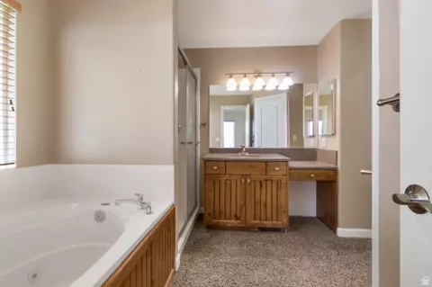 Bath - 43 E Peachtree Dr N, Centerville, UT 84014 photo 2 of 5