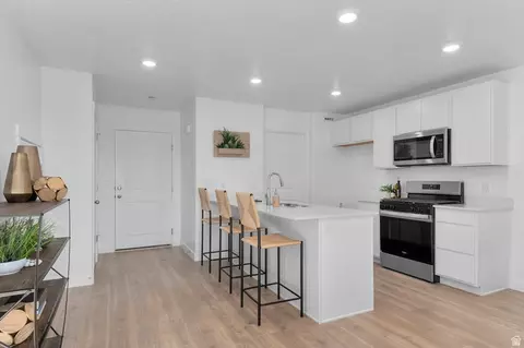 Kitchen - 1893 E Corriente Dr #1175, Salem, UT 84653 photo 1 of 2