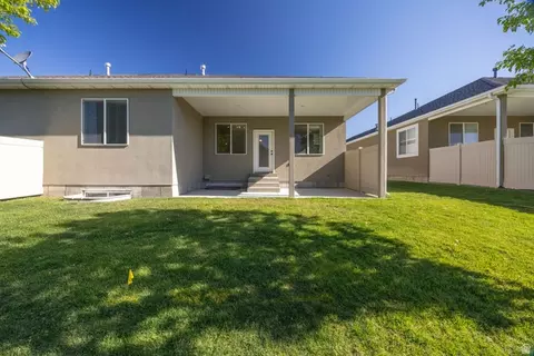 Exterior - 122 E 690 S, Smithfield, UT 84335 photo 3 of 8