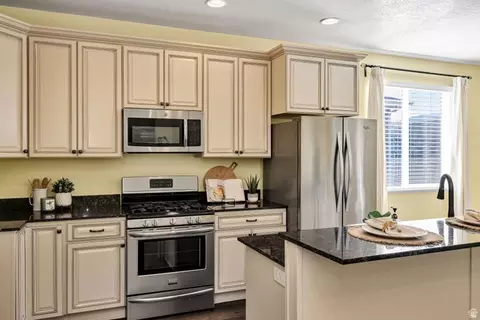 Kitchen - 122 E 690 S, Smithfield, UT 84335 photo 2 of 3