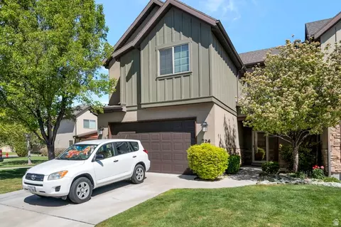 724 W Mystic Brook Way S, South Jordan, UT 84095