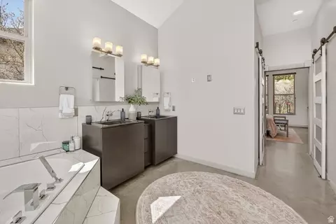 Bath - 14902 S Saddle Leaf Ct E, Draper, UT 84020 photo 4 of 6