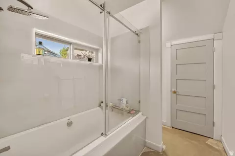 Bath - 14902 S Saddle Leaf Ct E, Draper, UT 84020 photo 6 of 6