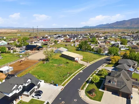 1695 N Olsen Way #802, West Bountiful, UT 84087