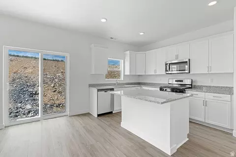 Kitchen - 7298 Slick Rock Way N, Eagle Mountain, UT 84005 photo 3 of 4