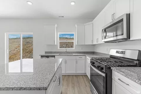 Kitchen - 7298 Slick Rock Way N, Eagle Mountain, UT 84005 photo 4 of 4