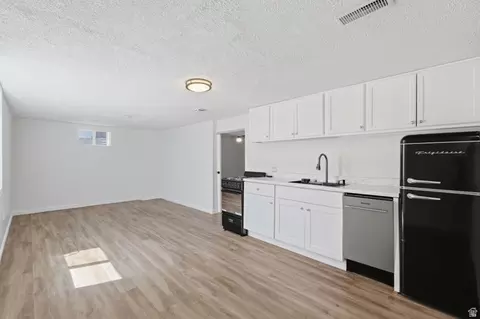 Kitchen - 700 E 5900 S, Murray, UT 84107 photo 4 of 5