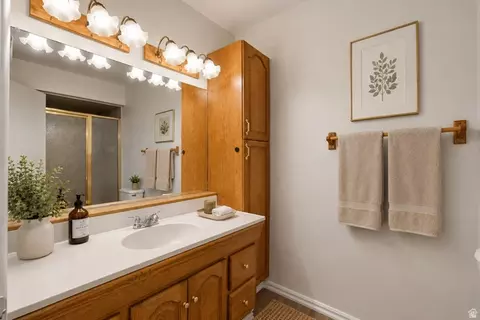 Bath - 700 E 5900 S, Murray, UT 84107 photo 1 of 4