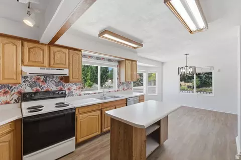 Kitchen - 700 E 5900 S, Murray, UT 84107 photo 2 of 5