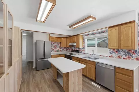 Kitchen - 700 E 5900 S, Murray, UT 84107 photo 1 of 5