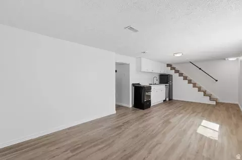 Living - 700 E 5900 S, Murray, UT 84107 photo 4 of 4