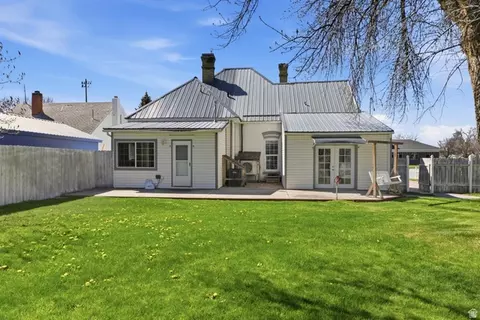 Exterior - 129 E 1st S S S, Preston, ID 83263 photo 4 of 6
