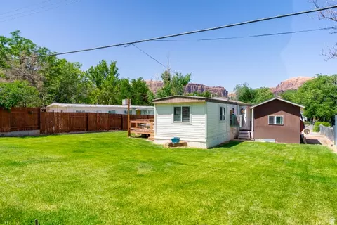 Exterior - 476 N Cliffview Dr, Moab, UT 84532 photo 3 of 9