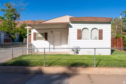 Exterior - 476 N Cliffview Dr, Moab, UT 84532 photo 1 of 9
