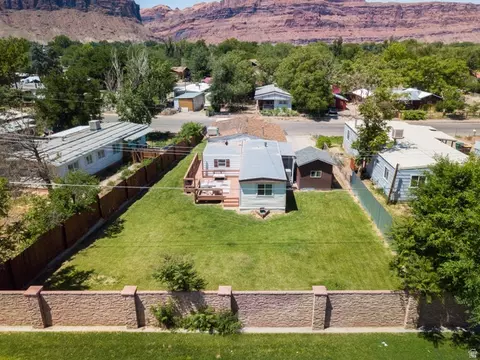 View/Area - 476 N Cliffview Dr, Moab, UT 84532 photo 4 of 5