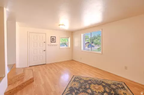 Living - 476 N Cliffview Dr, Moab, UT 84532 photo 2 of 3
