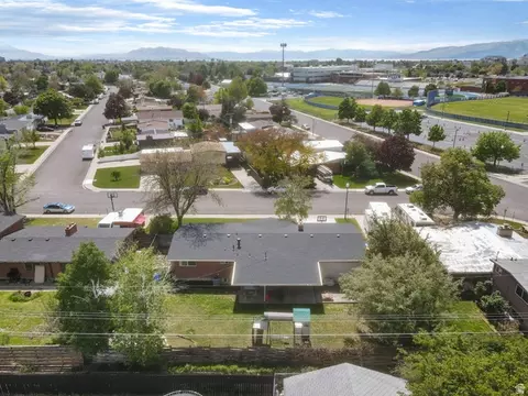 View/Area - 121 S Inglewood Dr E, Orem, UT 84097 photo 3 of 6