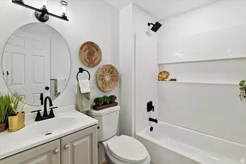 Bath - 371 W Evans St, Eureka, UT 84628 photo 1 of 1