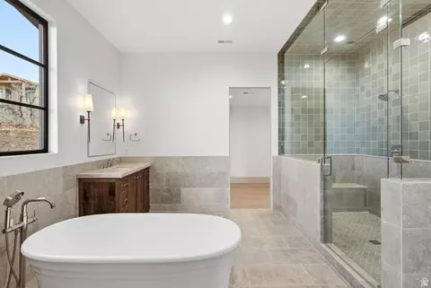 Bath - 2155 E Wrangler Dr, Hideout, UT 84036 photo 5 of 9