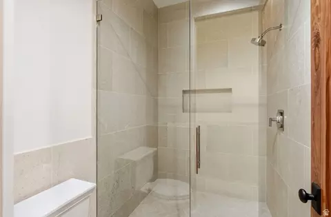 Bath - 2155 E Wrangler Dr, Hideout, UT 84036 photo 2 of 9