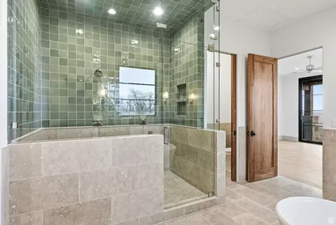 Bath - 2155 E Wrangler Dr, Hideout, UT 84036 photo 6 of 9
