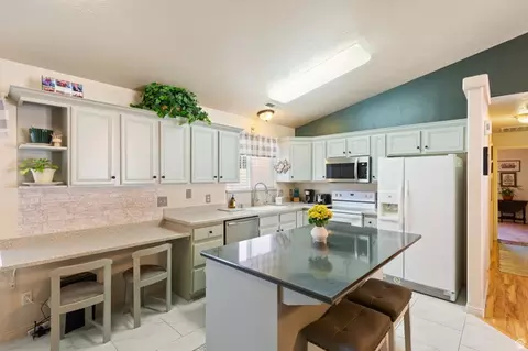 Kitchen - 1360 E Telegraph St # 32, Washington, UT 84780 photo 2 of 2
