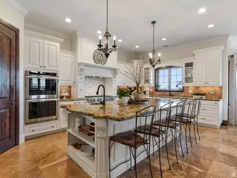 Kitchen - 1503 E Meadow Bluff Ln S, Draper, UT 84020 photo 2 of 3