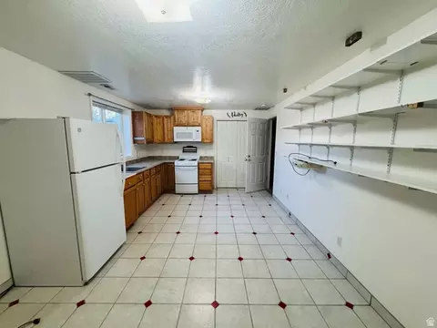 Kitchen - 140 E 800 S, Ephraim, UT 84627 photo 2 of 4