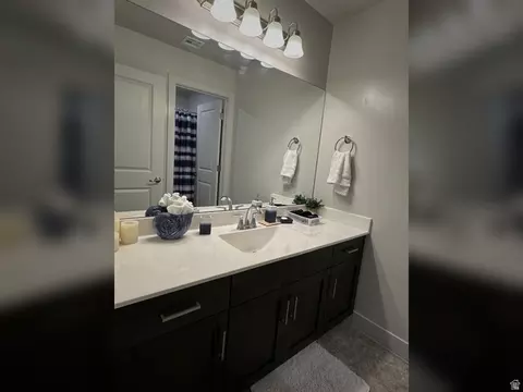 Bath - 528 S Riverbed Dr, Washington, UT 84780 photo 5 of 5