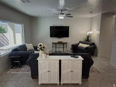 Living - 528 S Riverbed Dr, Washington, UT 84780 photo 1 of 2