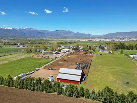 View/Area - 781 W 3000 S, Daniel, UT 84032 photo 4 of 5