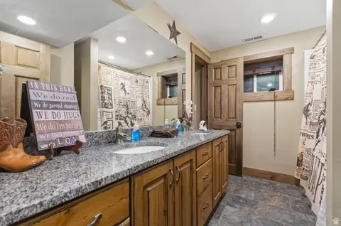 Bath - 781 W 3000 S, Daniel, UT 84032 photo 5 of 5