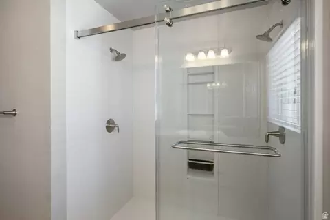 Bath - 5155 E Rio Grande Way, Eagle Mountain, UT 84005 photo 3 of 4