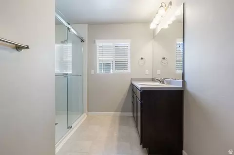 Bath - 5155 E Rio Grande Way, Eagle Mountain, UT 84005 photo 2 of 4
