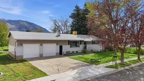 515 Glenwood Dr, Hyrum, UT 84319