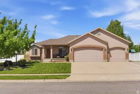 2252 W 1125 S, Syracuse, UT 84075