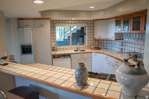 Kitchen - 760 Maple Ln, Providence, UT 84332 photo 4 of 4