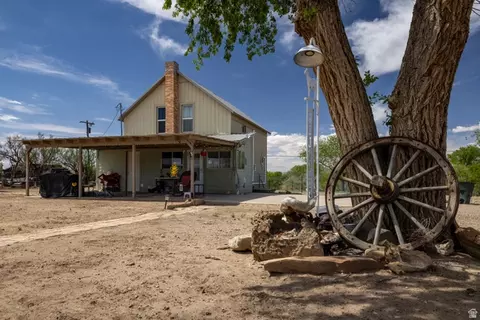 Undisclosed, Green River, UT 84525 photo 3