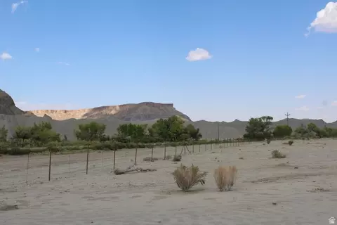 1950 E Highway 24, Torrey, UT 84775 photo 4