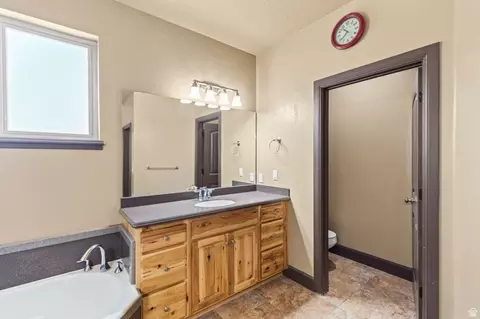 Bath - 350 N 200 E, Ferron, UT 84523 photo 4 of 8