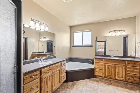 Bath - 350 N 200 E, Ferron, UT 84523 photo 3 of 8